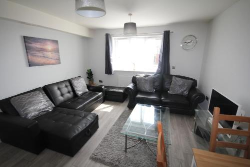 Holden Court Apartment - Apt 1