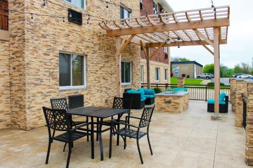 Balkón nebo terasa v ubytování Clarion Pointe Bettendorf - Quad Cities