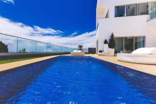 Luxury villa Carlota with private pool by HR Madeira