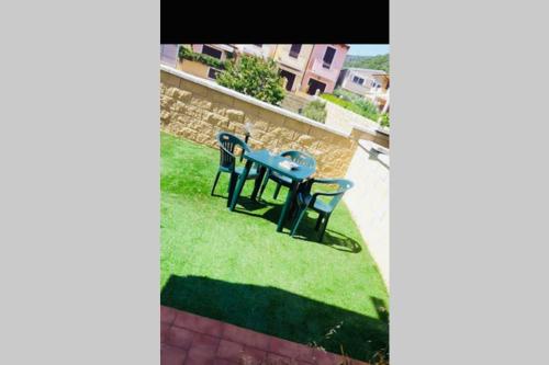 Casa Silvia Climatizzata, giardino privato e posto auto privato cod IUN S9185にある庭