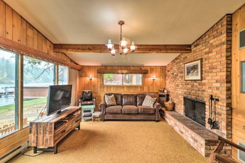 Flathead Lake Waterfront Cabin with Dock, Kayaks