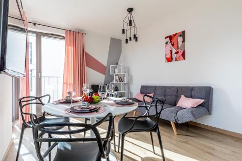 Old Town Nest Gdańsk - 2 sypialnie, balkon, parking w hali