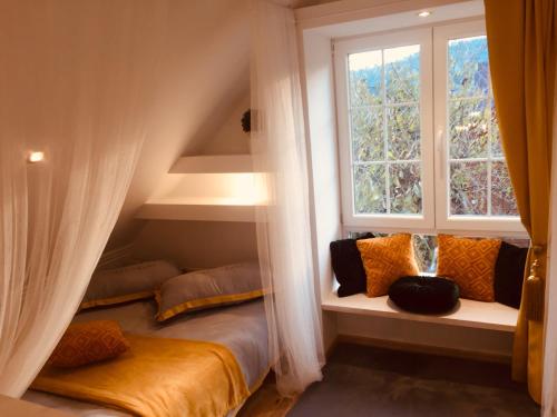 Posteľ alebo postele v izbe v ubytovaní Domek w Pieninach Apartament Pałacowy Liliana