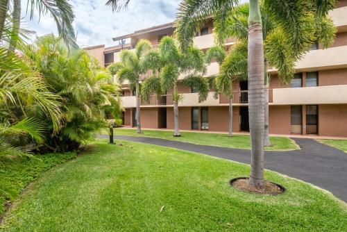 Taman di luar BeachFront Kihei Kai Nani - Maui Vista Deluxe Condos