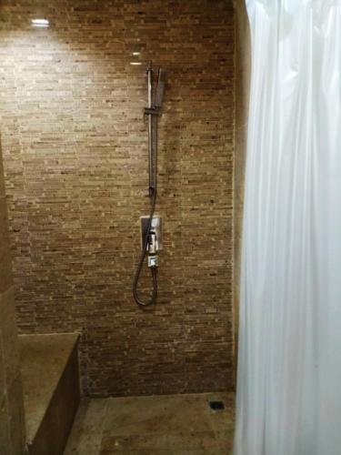V Verve Service Apartment Hotelにあるバスルーム