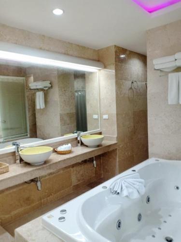 V Verve Service Apartment Hotelにあるバスルーム