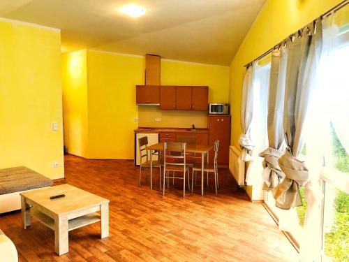 Küche/Küchenzeile in der Unterkunft Apartmány Slunečnice