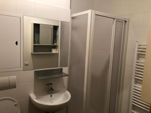 Koupelna v ubytování Office Apartments