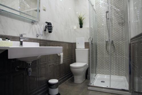 Kylpyhuone majoituspaikassa Кубинка парк