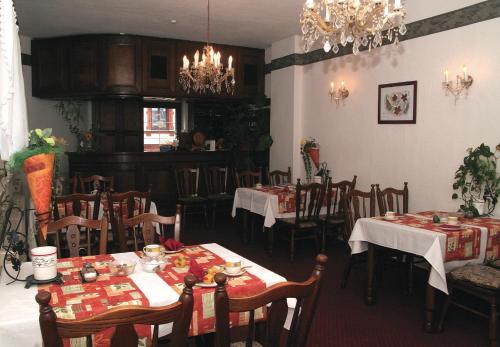 En restaurant eller et andet spisested på Hotel Jägerhalle