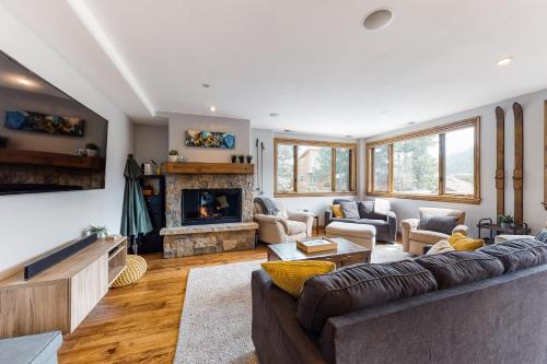 Luxury Nottingham Lake Condo