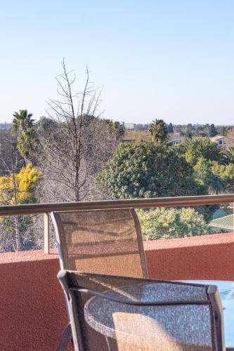 Un balcón o terraza en The Nicol Hotel Bedfordview