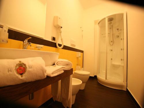 Ein Badezimmer in der Unterkunft Hotel Medici