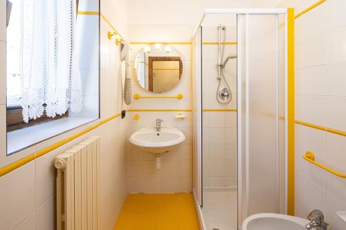 Vonios kambarys apgyvendinimo įstaigoje Residence San Marco by Alpenwhite