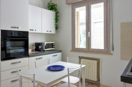 Una cocina o kitchenette en Vista sul Tridente