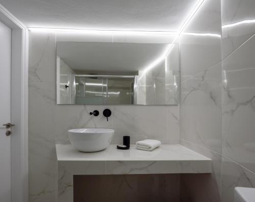 Ein Badezimmer in der Unterkunft Acropolis Grand Apartment