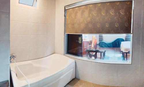 Bilik mandi di Hoang Ngan 1 Hotel - TP. Vinh