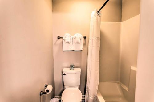 Resort Amenity Access: Chic Myrtle Beach Condo! photo 17