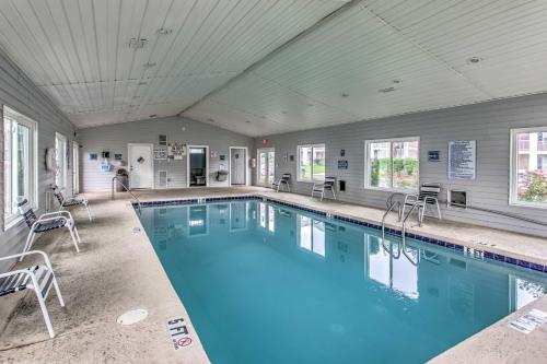 Resort Amenity Access: Chic Myrtle Beach Condo! photo 26