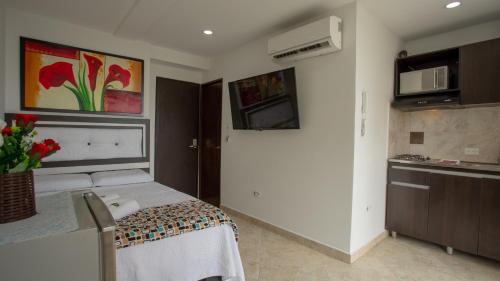 Η κουζίνα ή μικρή κουζίνα στο Hollywood Beach Suite
