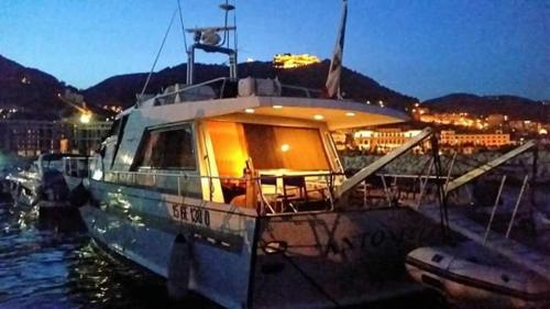 Akhir Cruise Charter – Photos 2