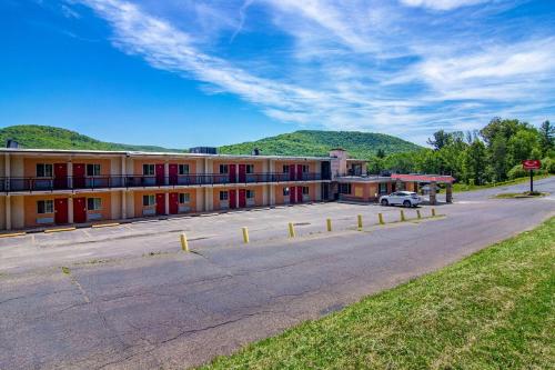 Gallery image of Econo Lodge Hotel Bradford in Bradford