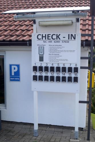 Certifikát, hodnocení, plakát nebo jiný dokument vystavený v ubytování Kraft Hotel AirConditioning Klimaanlage