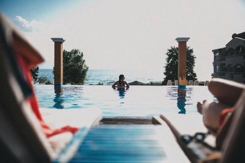 Piscina en o cerca de Villa Mina