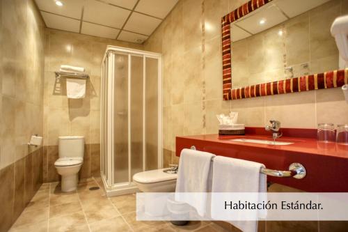 Ένα μπάνιο στο Hotel Montermoso
