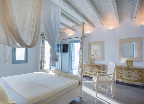Posteľ alebo postele v izbe v ubytovaní De Luxe Villa With Sea View And Swimming Pool Up To 7 Persons Apv Paros Golden Beach
