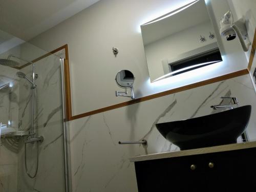 Hostal Canton Plaza, Hospital de Órbigo – Precios 2022 ...