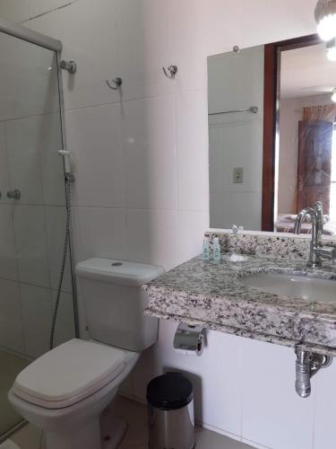 Bilik mandi di Hotel Esplanada
