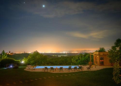 Bazén v ubytování Gran Vista Holiday Home nebo v jeho okolí