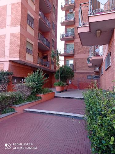 Το κτήριο όπου στεγάζεται  το διαμέρισμα