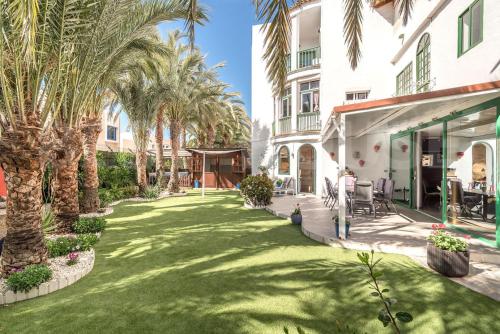 Romeo Feliz, San Bartolomé de Tirajana – Updated 2023 Prices