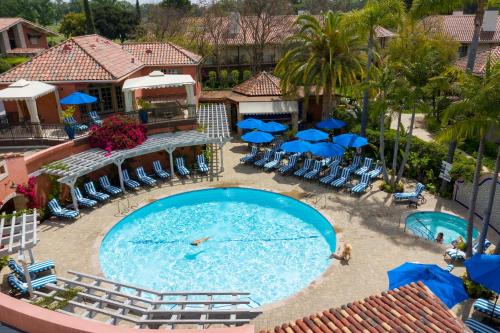 an overhead view of a swimming pool at a resort at Westlake Village Inn in Westlake Village