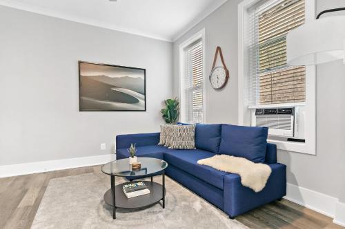 Stylish Comfortable 2-Bedroom 1 Bath West Town