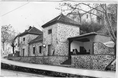 a black and white photo of a brick building at Labella María in Pinos Genil