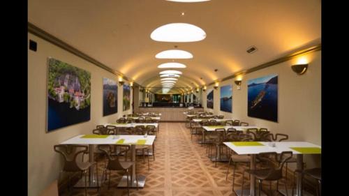 Ein Restaurant oder anderes Speiselokal in der Unterkunft Crystal Hotel Varese 