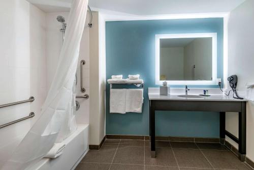Koupelna v ubytování Sleep Inn Durango