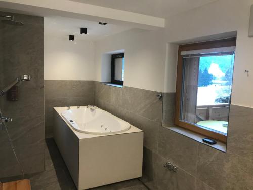 Koupelna v ubytování Hotel Rosengarten
