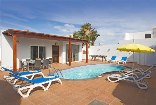 Villa Amanda - 3 Bedroom villa - Jacuzzi and heated pool - Pool table - Perfect for families