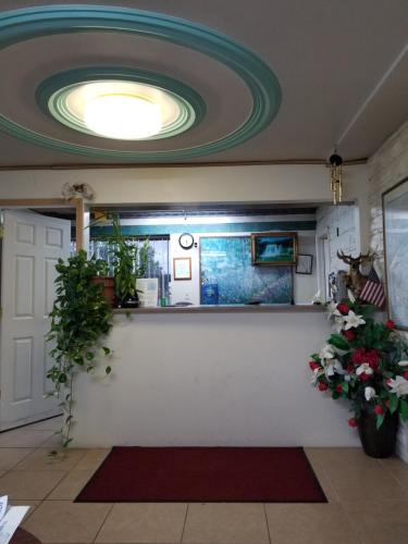 Ο χώρος του λόμπι ή της ρεσεψιόν στο Gray Plaza Motel West Frankfort