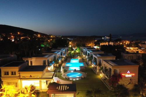 Vista de la piscina de Delita Suite Hotel Turkbuku o alrededores