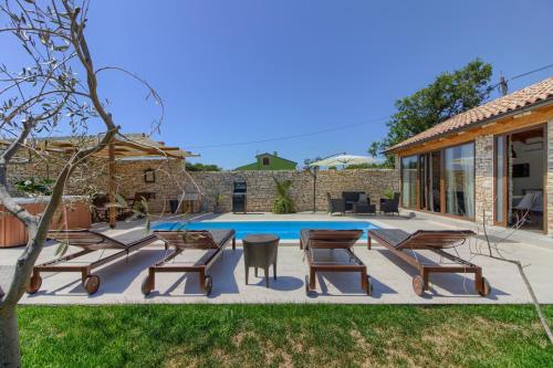 Cozy villa Pietra with private pool and whirpool