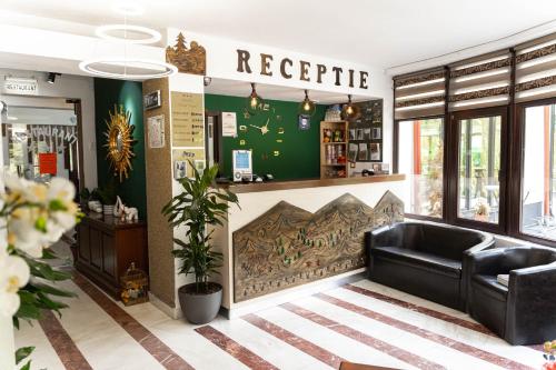 Ο χώρος του λόμπι ή της ρεσεψιόν στο Piscul Negru Hotel - Transfagarasan