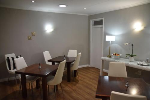 Posezení v ubytování Rosebank Lodge Guesthouse by Claires