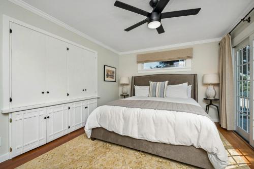 Cama o camas de una habitación en The Oxbow House - Designer 3BD/2BA Home