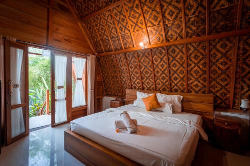 Penida Krusty Hill by ecommerceloka