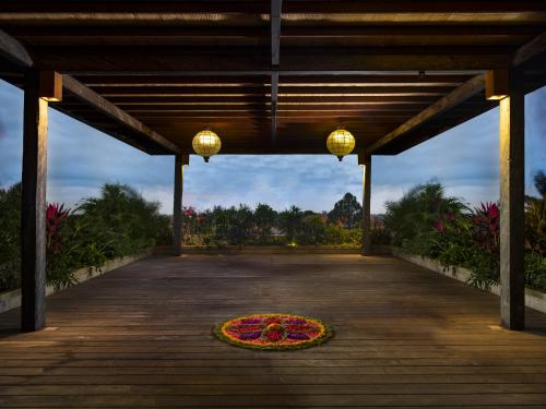Adiwana Resort Jembawan — Property building